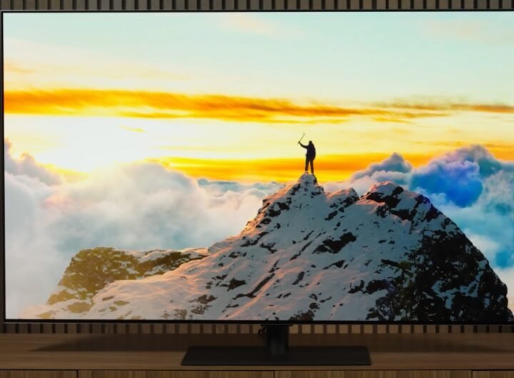 The 65-inch LG G4 OLED TV is on sale with a nearly $1,000 discount