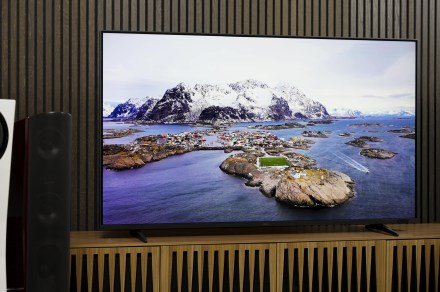 This 75-inch Roku TV has a $700 discount today